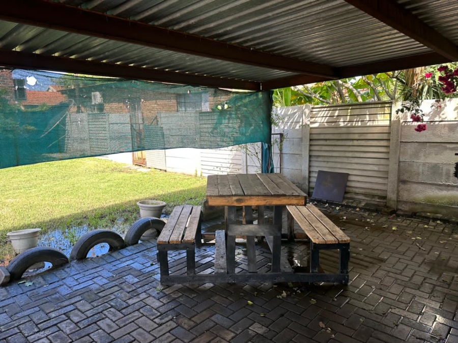 8 Bedroom Property for Sale in Oos Einde North West